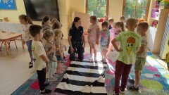 BEZPIECZNY PRZEDSZKOLAK - SPOTKANIE Z POLICJANTAMI
