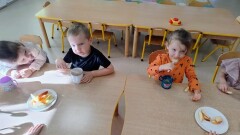 DZIEŃ JABŁKA W "SÓWKACH"