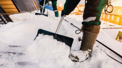 Główny Inspektor Nadzoru Budowlanego ostrzega o zagrożeniach wynikających z zalegającego na dachu śniegu