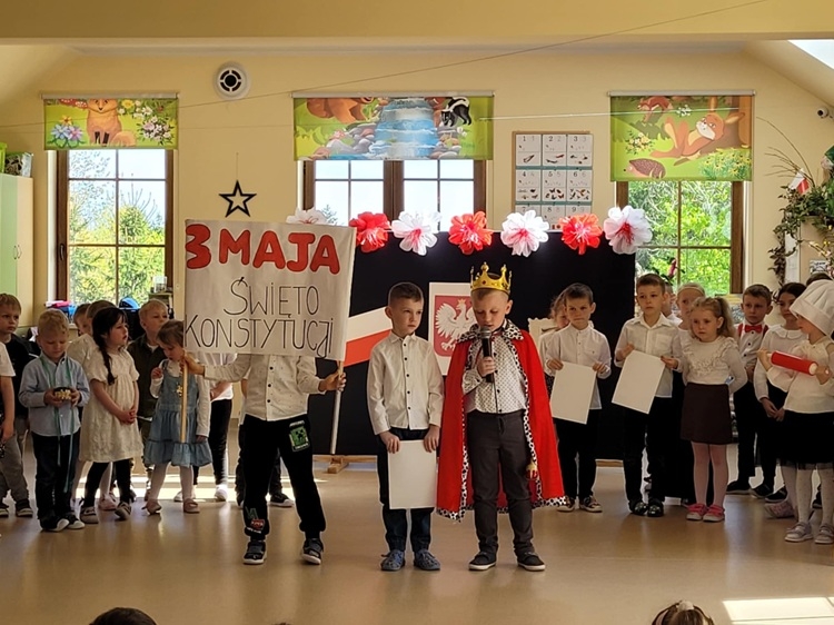 MAJOWE ŚWIĘTA