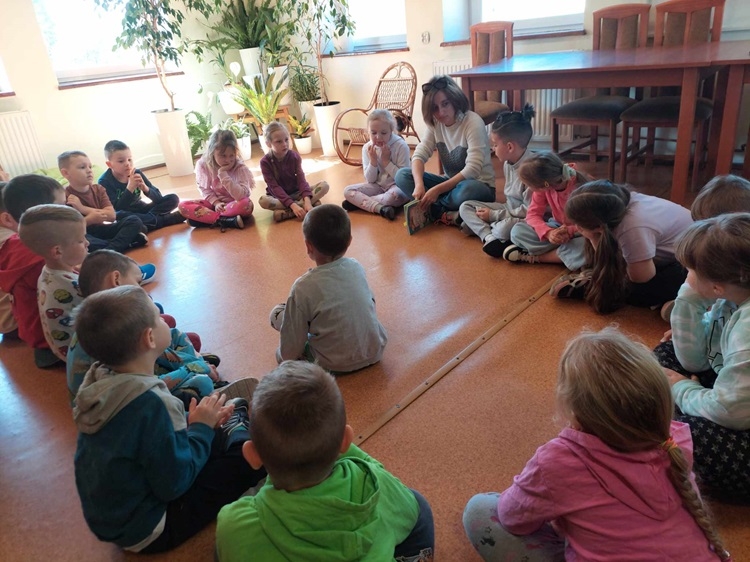 "MOTYLKI" W BIBLIOTECE