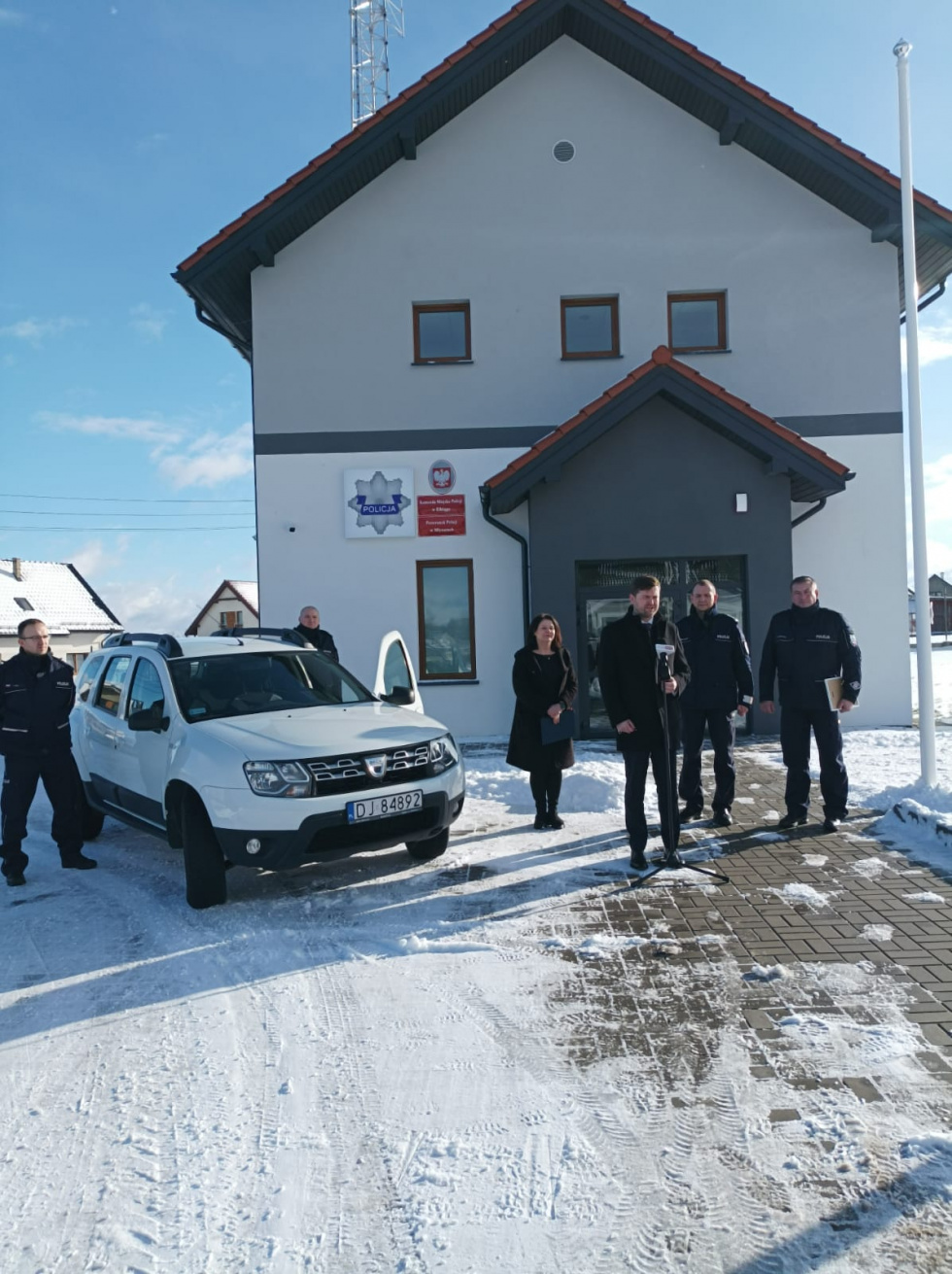 Nowy samochód dla Policji z Młynar.