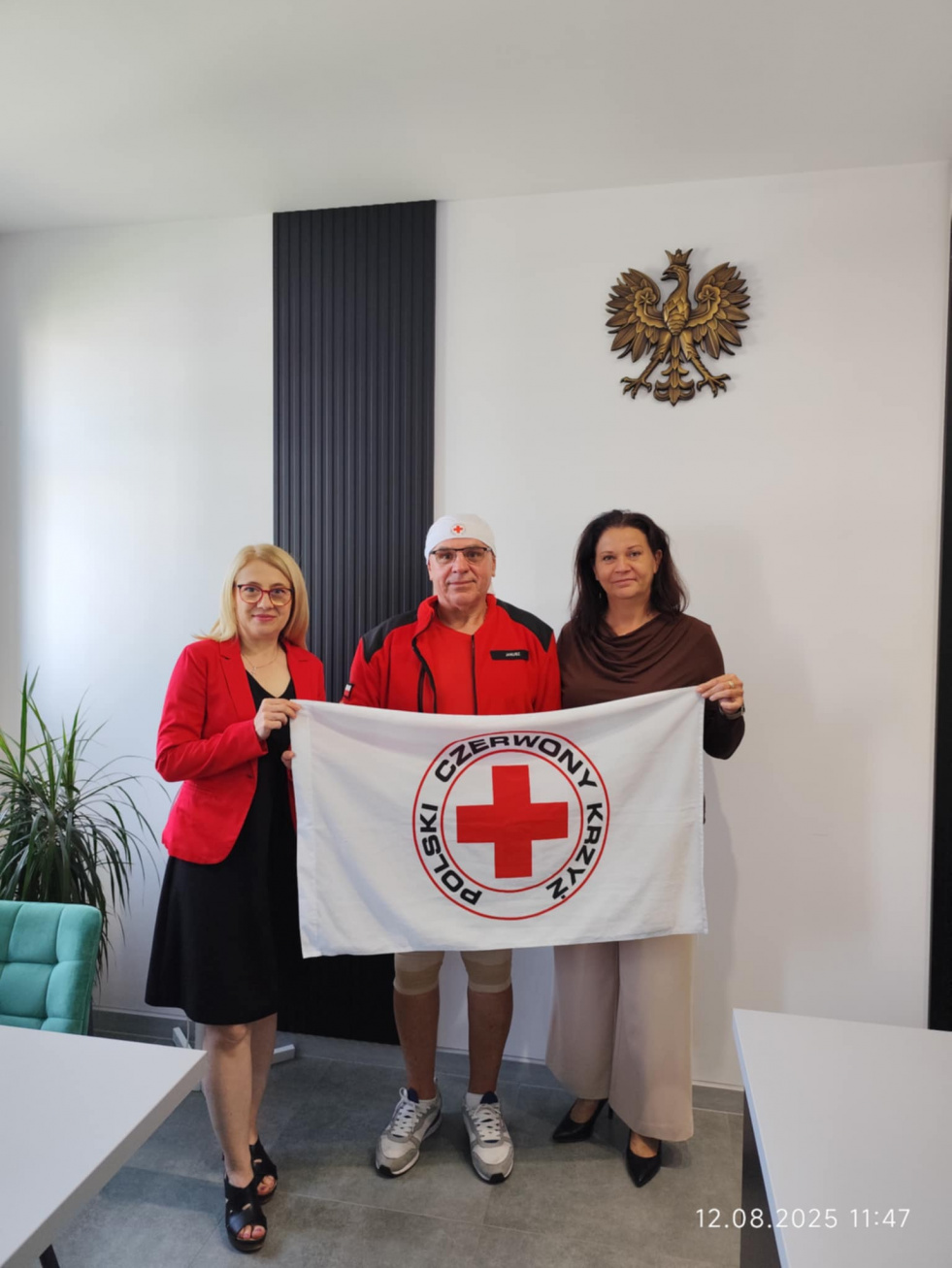 Wyjątkowy Gość w Urzędzie – Janusz Kobyłka promuje ideę honorowego krwiodawstwa i wolontariatu na rzecz PCK